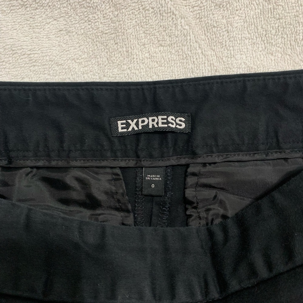 Express Mid Rise Shorts - Picture 5 of 5